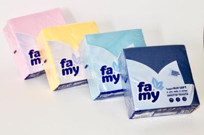 ФАМИ ИТАЛИАНСКИ САЛФЕТКИ 19/19 СМ 30 БР / ЧЕРНИ / 